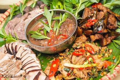 Du lịch Mộc Châu khám phá văn hóa ẩm thực người Thái 